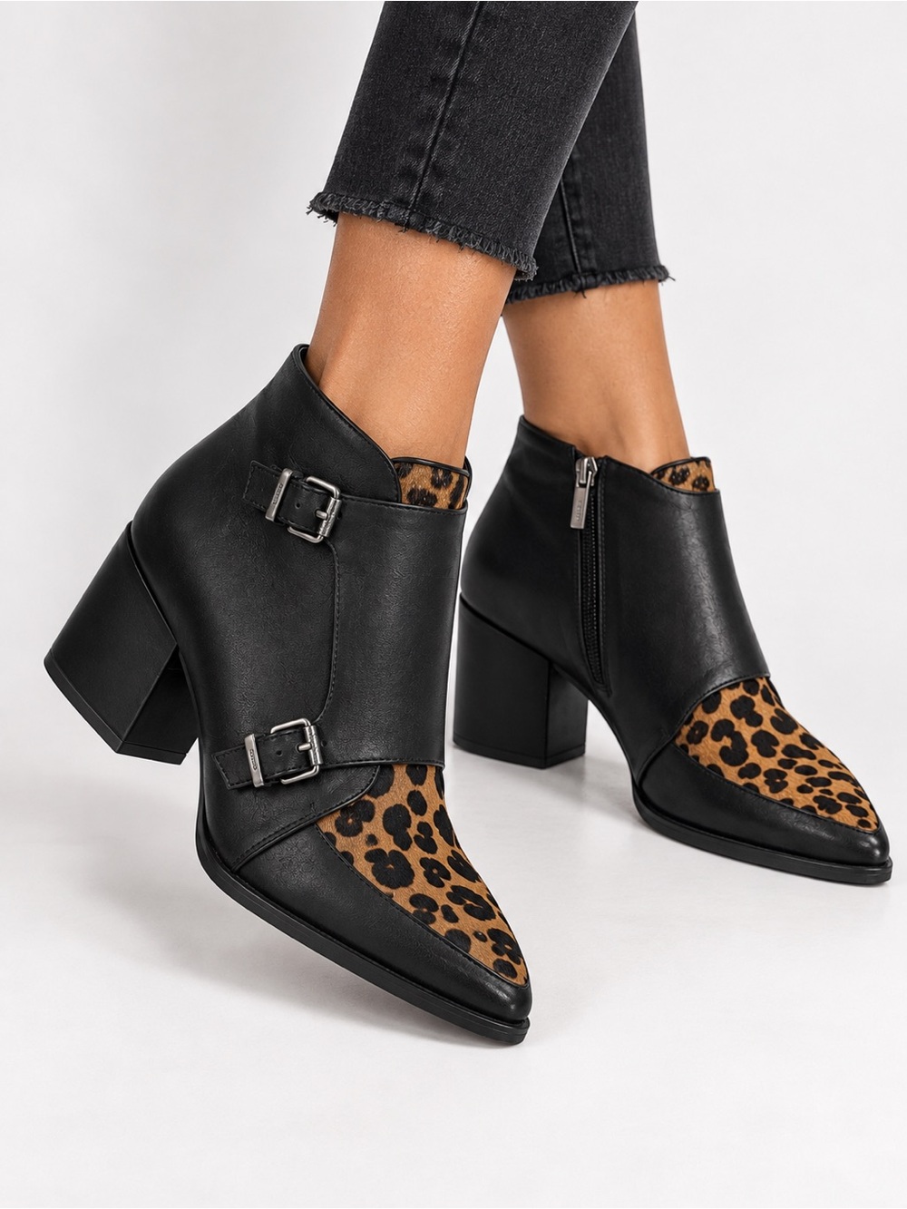 Circus Sam Edelman
Black Leather "Reese" Boot Calf Skin Monk Buckle Size 9.5M